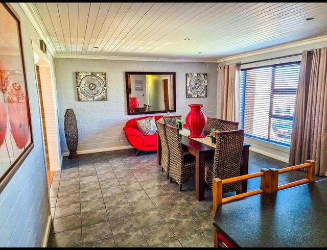 4 BEDROOM HOUSE FOR SALE IN PROTEA HEIGHTS